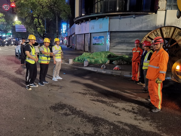 南昌市政建設(shè)集團污水全收集項目部進行清淤及機器人管道檢測6002.jpg